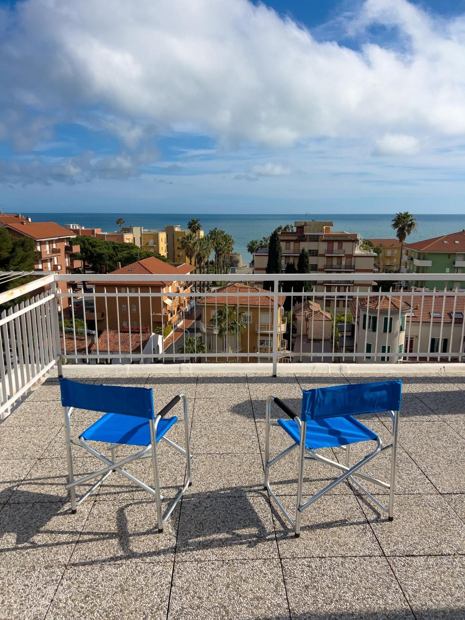 Apartamento Casa Carlotta San Bartolomeo Al Mare Exterior foto